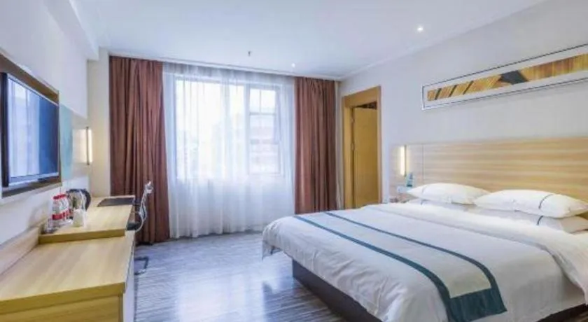 Bed in City Comfort Inn Guangzhou Baiyun Mountain