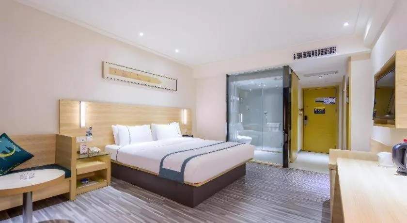 Bed in City Comfort Inn Guangzhou Baiyun Mountain