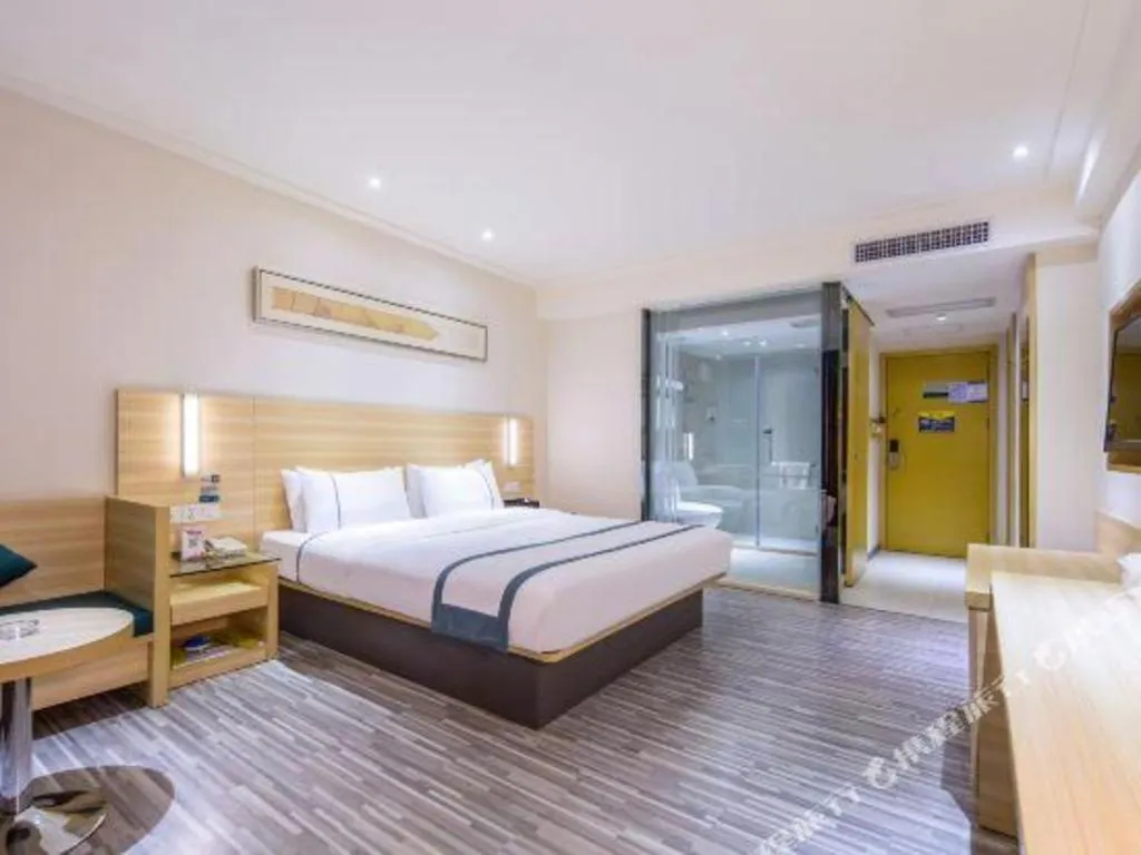 Bed in City Comfort Inn Guangzhou Baiyun Mountain