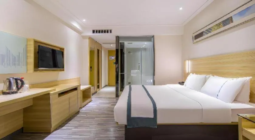 Bed in City Comfort Inn Guangzhou Baiyun Mountain