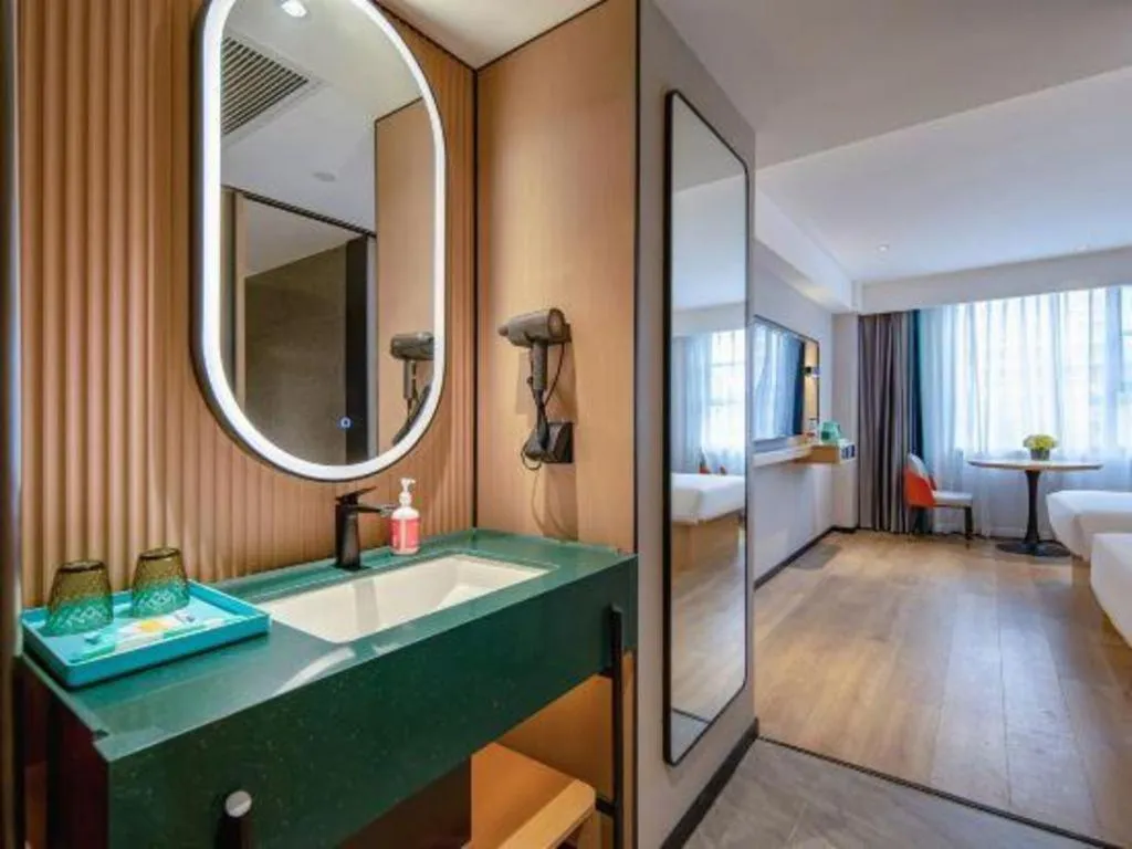 Bed in City Comfort Inn Guangzhou Baiyun Mountain