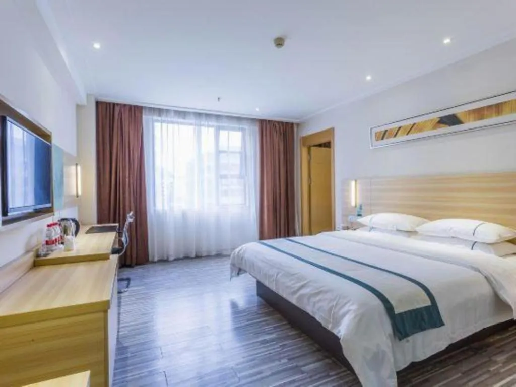 Bed in City Comfort Inn Guangzhou Baiyun Mountain