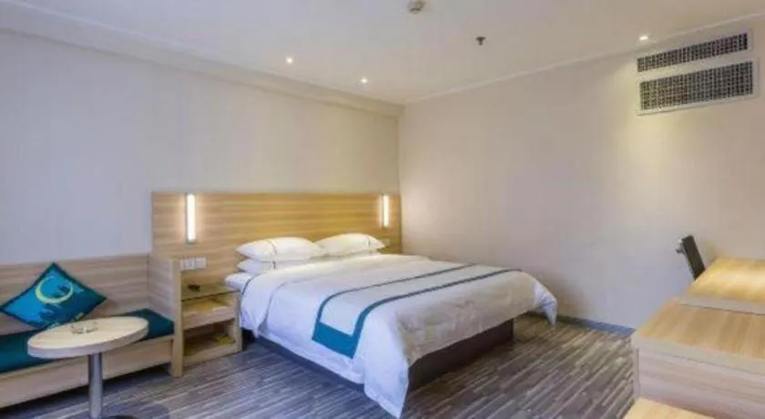 Bed in City Comfort Inn Guangzhou Baiyun Mountain
