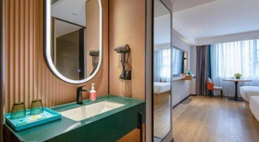 Bed in City Comfort Inn Guangzhou Baiyun Mountain