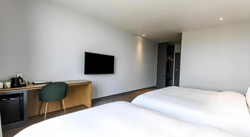 Bed in Gimhae Perfect Hotel