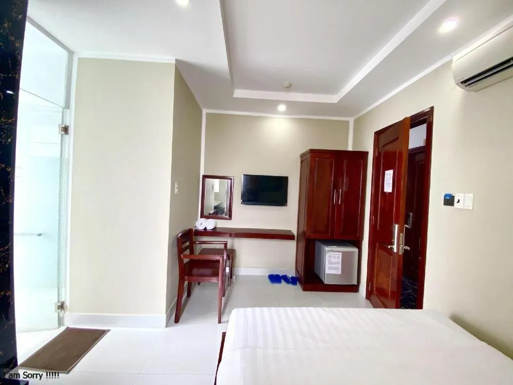 Bed in Mi Linh Hotel