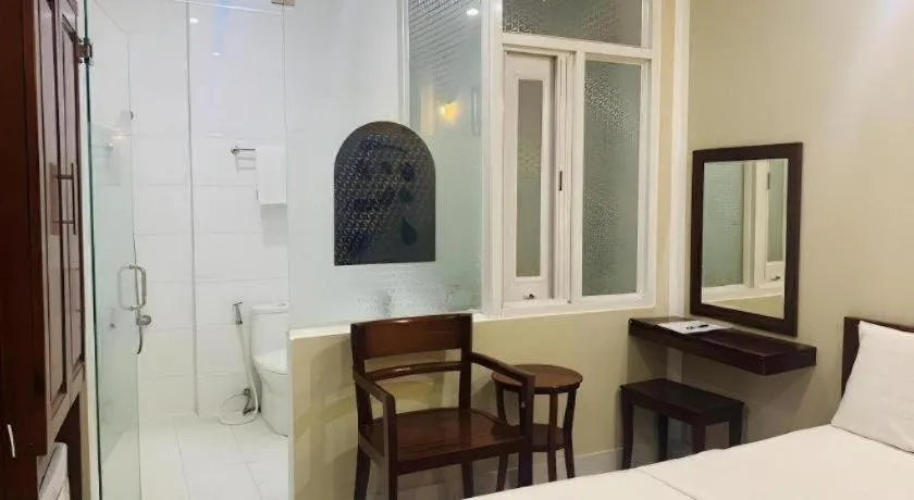 Bed in Mi Linh Hotel