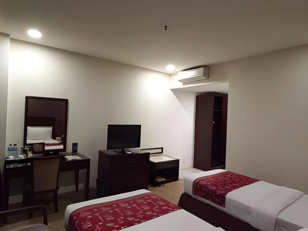 Bed in Narita Classic Hotel