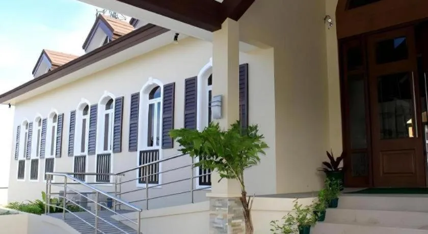 Country Chateau Hotel