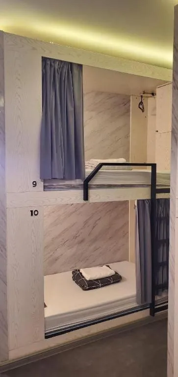 Bed in Capsule@Hive Bugis