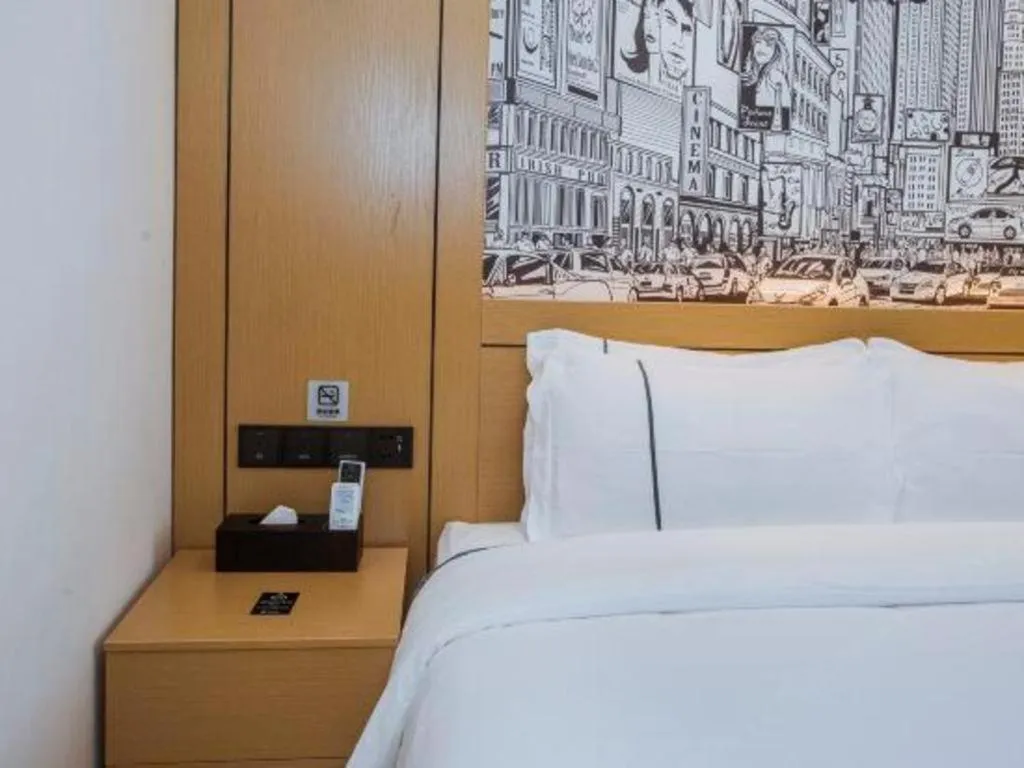 Bed in City Comfort Inn Sanya Sanya Bay Walking Street