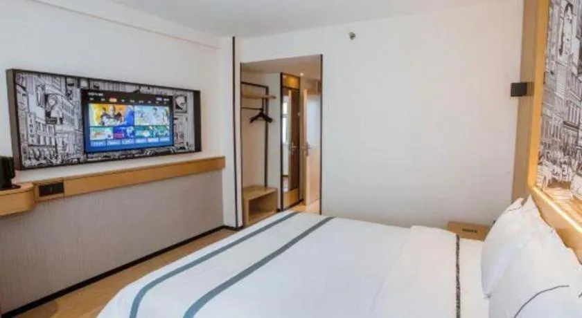 Bed in City Comfort Inn Sanya Sanya Bay Walking Street