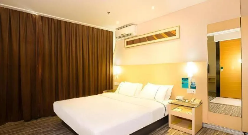 Bed in City Comfort Inn Guiping Xishan