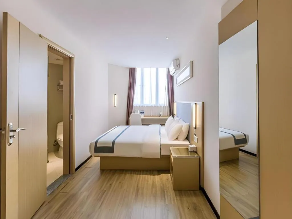 Bed in City Comfort Inn Dangtu High Speed East Railway Station RT-Mart