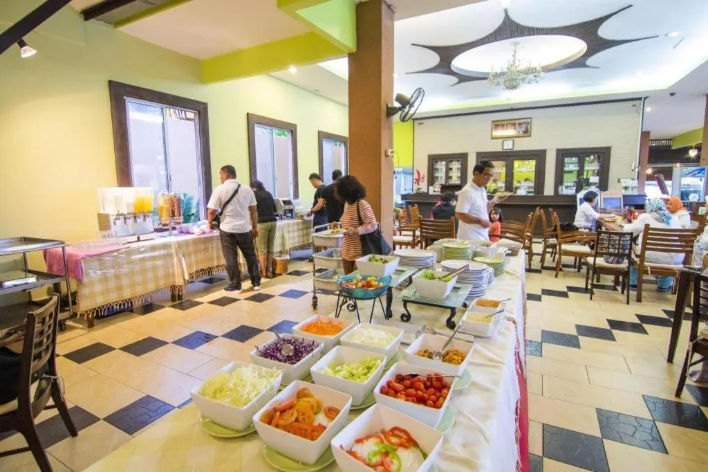 Phuphaya Resort Pattaya