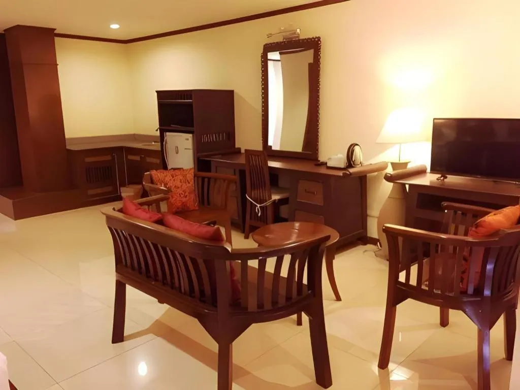 Phuphaya Resort Pattaya