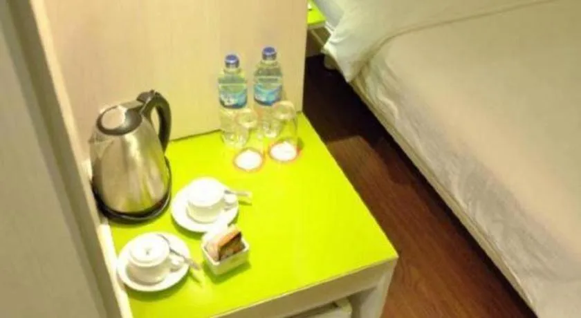 Bed in Everbright Ambon Hotel