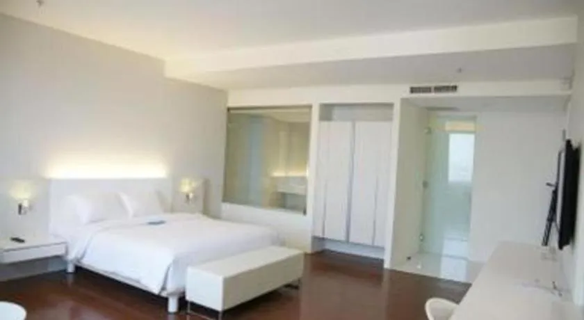 Bed in Everbright Ambon Hotel