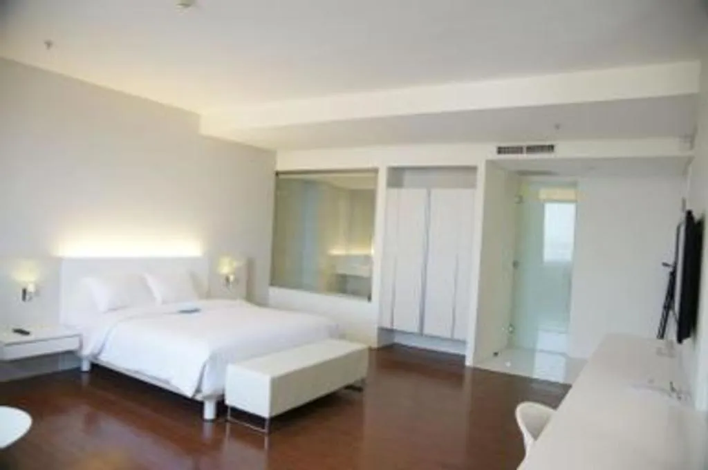 Bed in Everbright Ambon Hotel