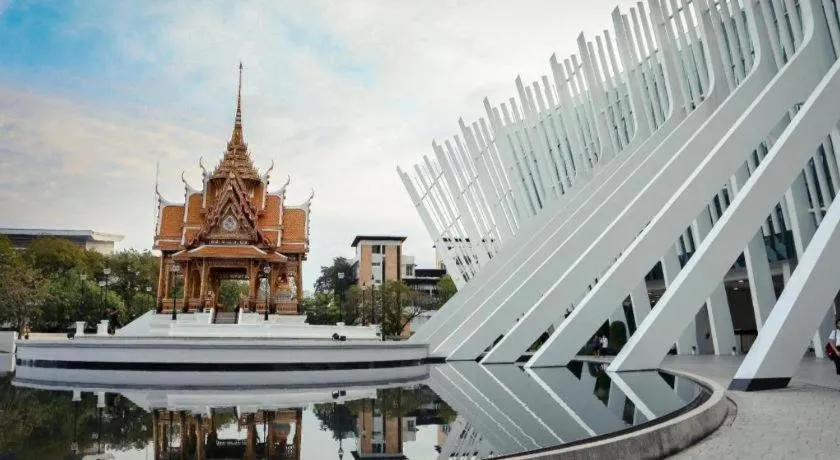 Friends House Resort