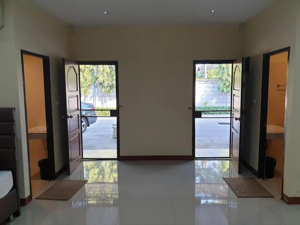 Friends House Resort