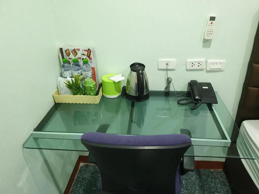 Friends House Resort