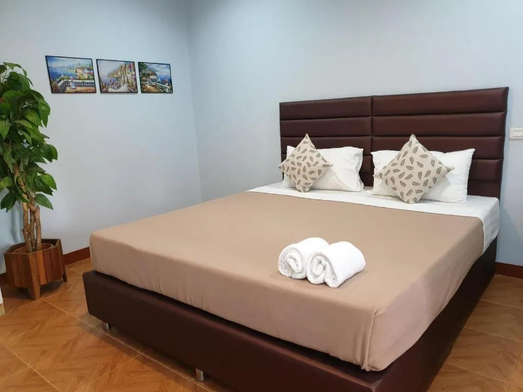 Bed in Friends House Resort