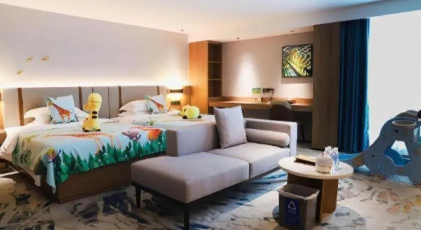 Bed in Golden Sea View Hotel Haikou