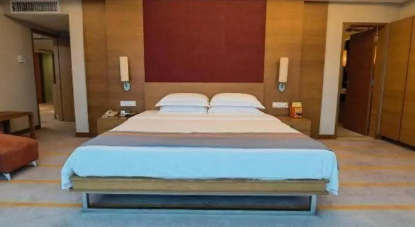 Bed in Golden Sea View Hotel Haikou