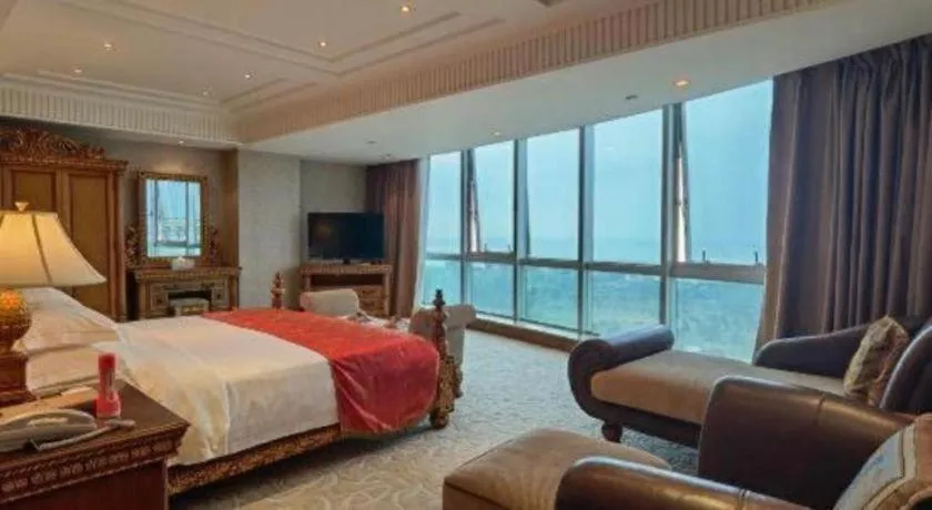 Bed in Golden Sea View Hotel Haikou