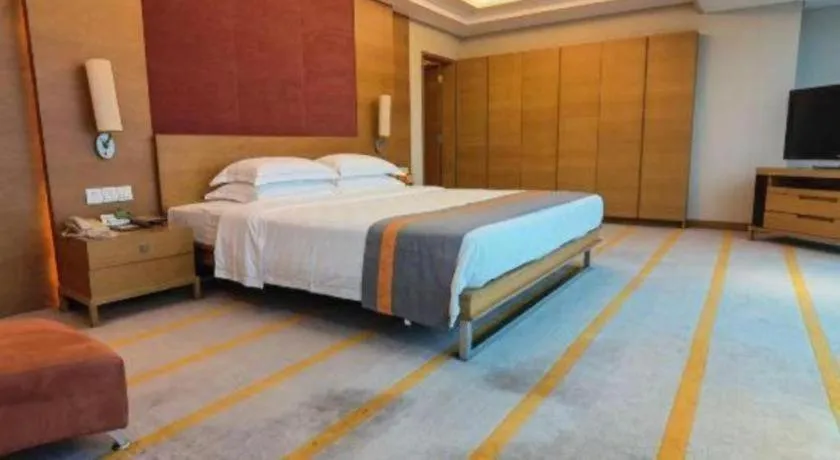 Bed in Golden Sea View Hotel Haikou