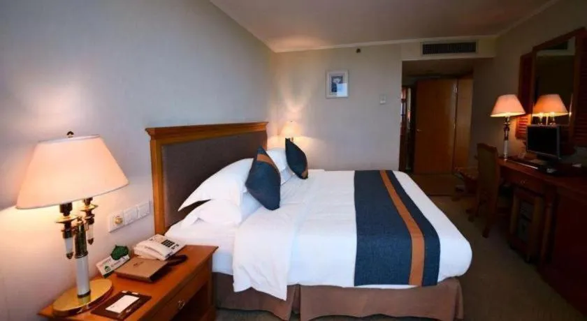 Bed in Golden Sea View Hotel Haikou