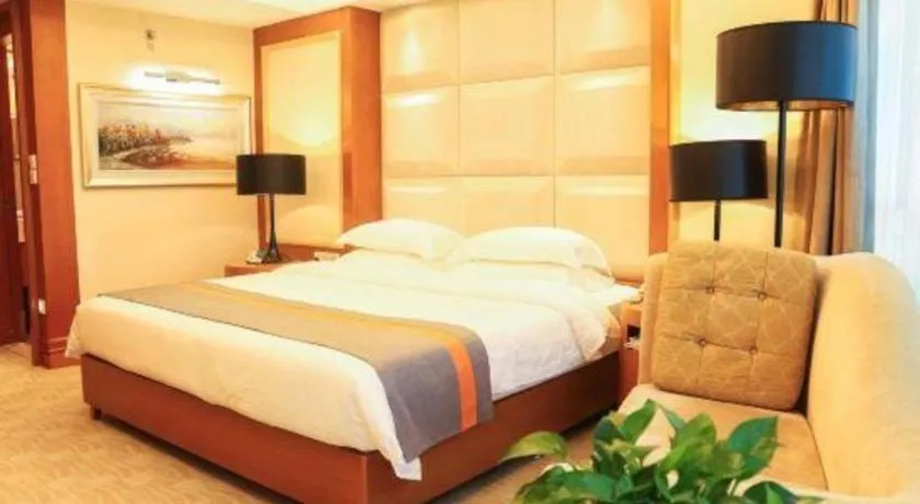 Bed in Golden Sea View Hotel Haikou