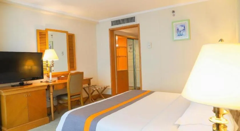 Bed in Golden Sea View Hotel Haikou