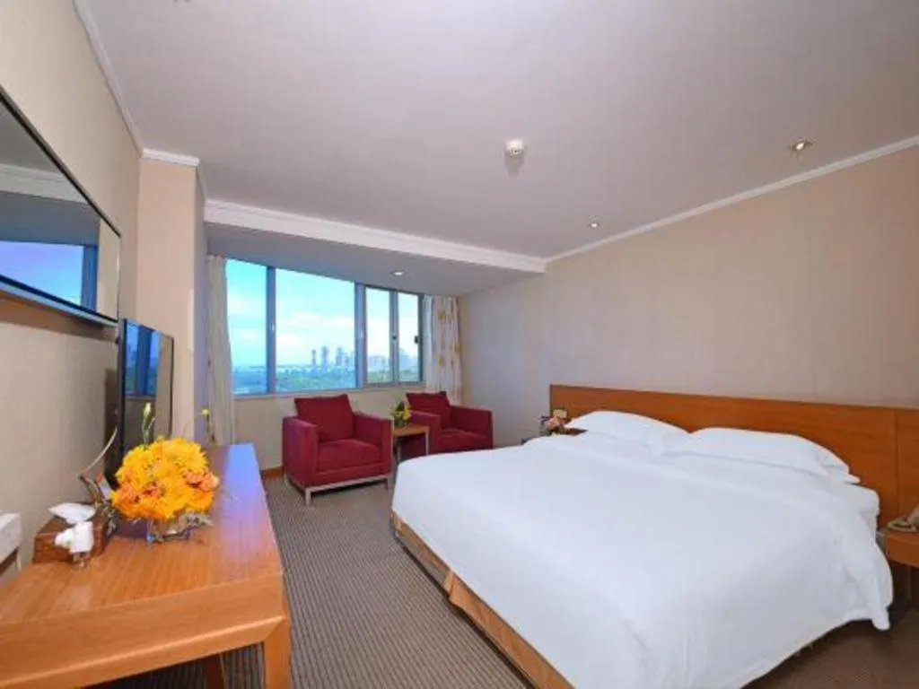 Bed in Golden Sea View Hotel Haikou