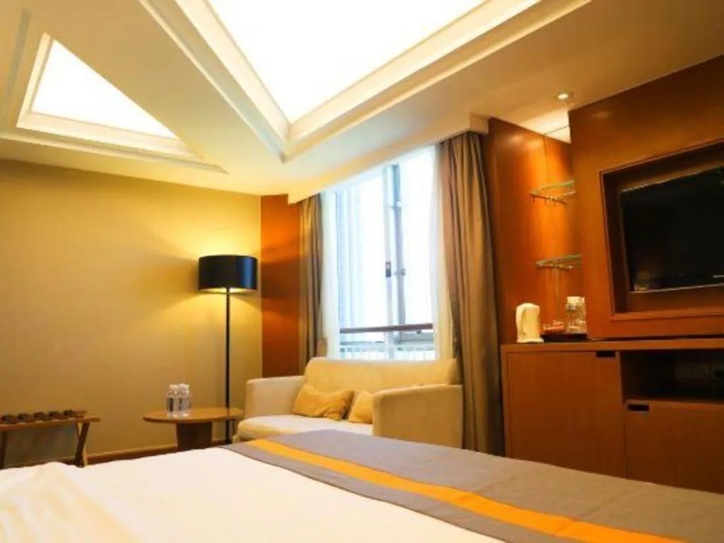 Bed in Golden Sea View Hotel Haikou