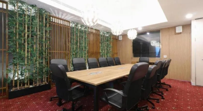 Hotel Huswah Airport