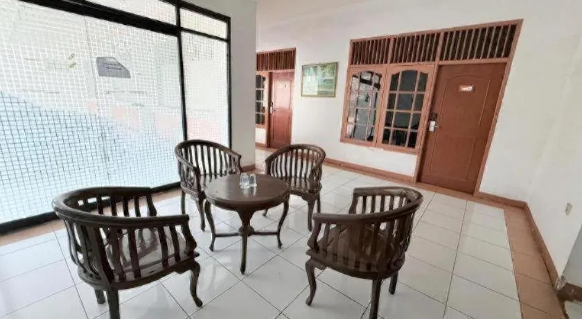 Hotel Huswah Airport