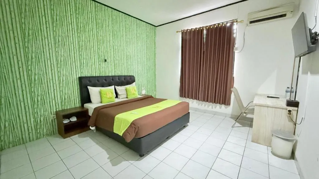 Bed in Hotel Huswah Airport