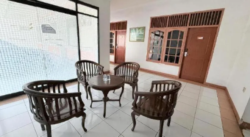 Hotel Huswah Airport