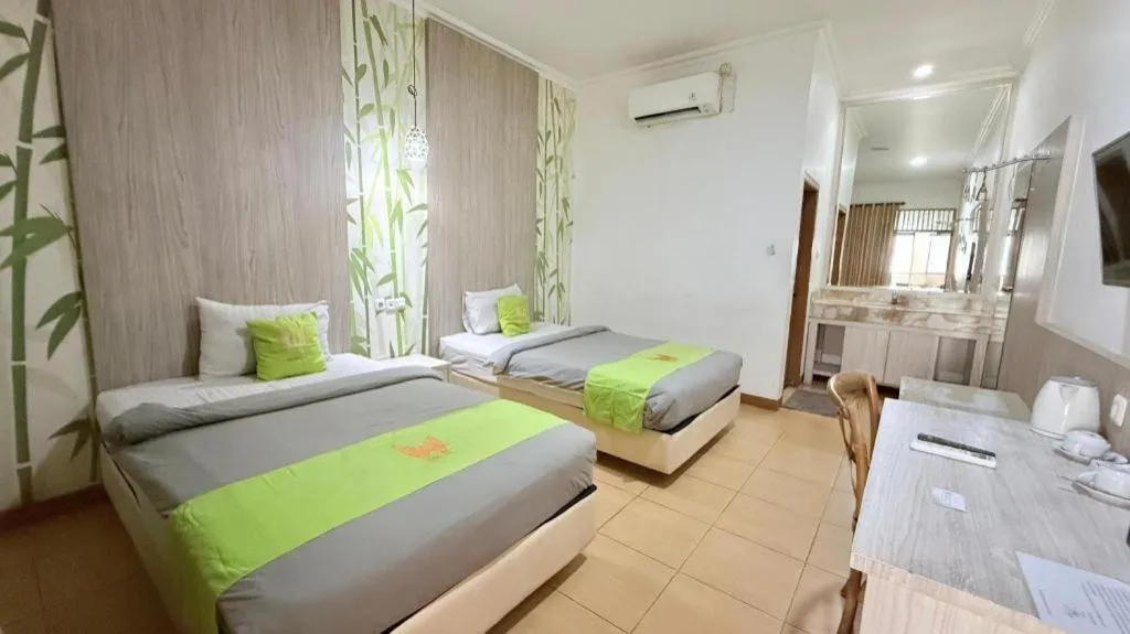 Bed in Hotel Huswah Airport