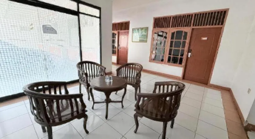 Hotel Huswah Airport