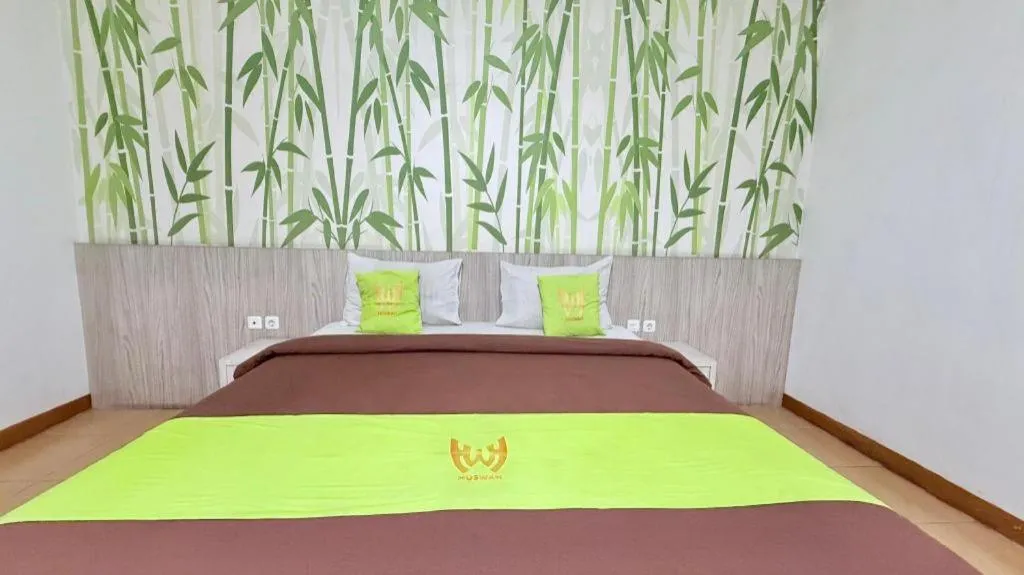 Bed in Hotel Huswah Airport