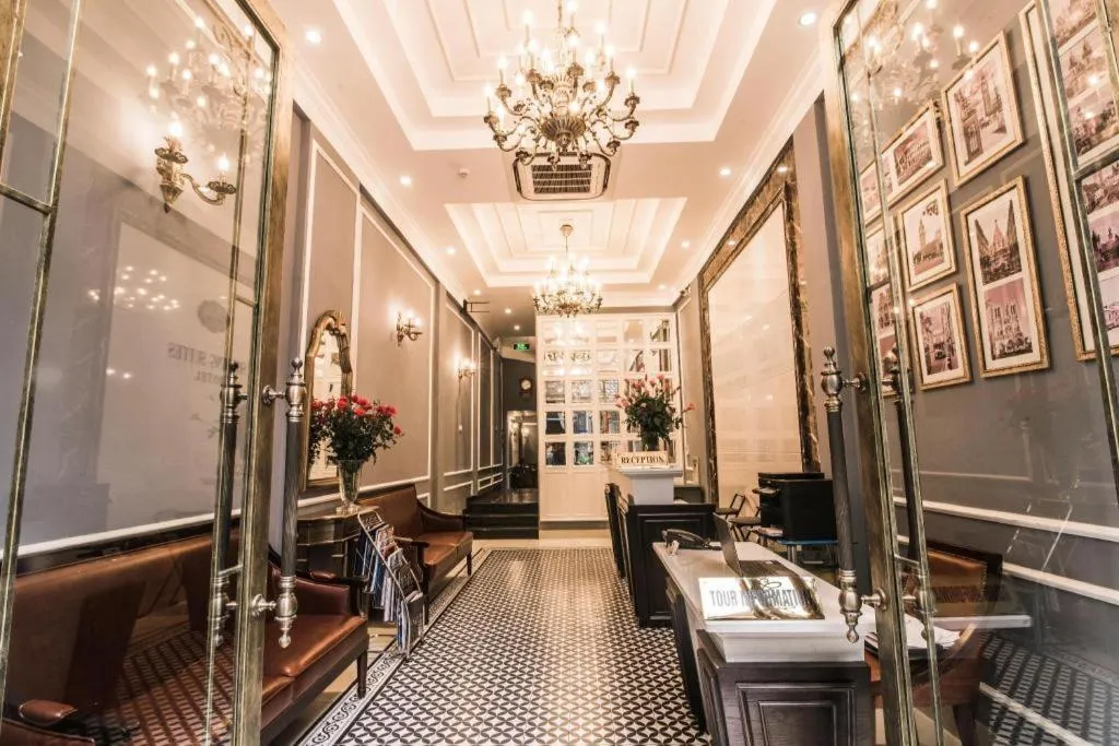 Ha Noi Crystal Pearl Hotel