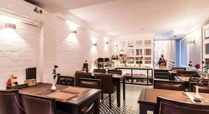 Ha Noi Crystal Pearl Hotel