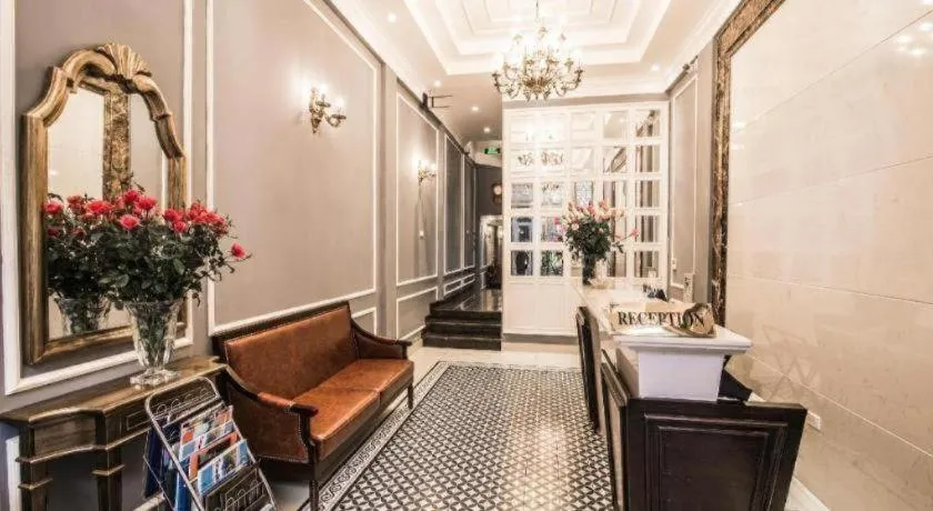 Ha Noi Crystal Pearl Hotel