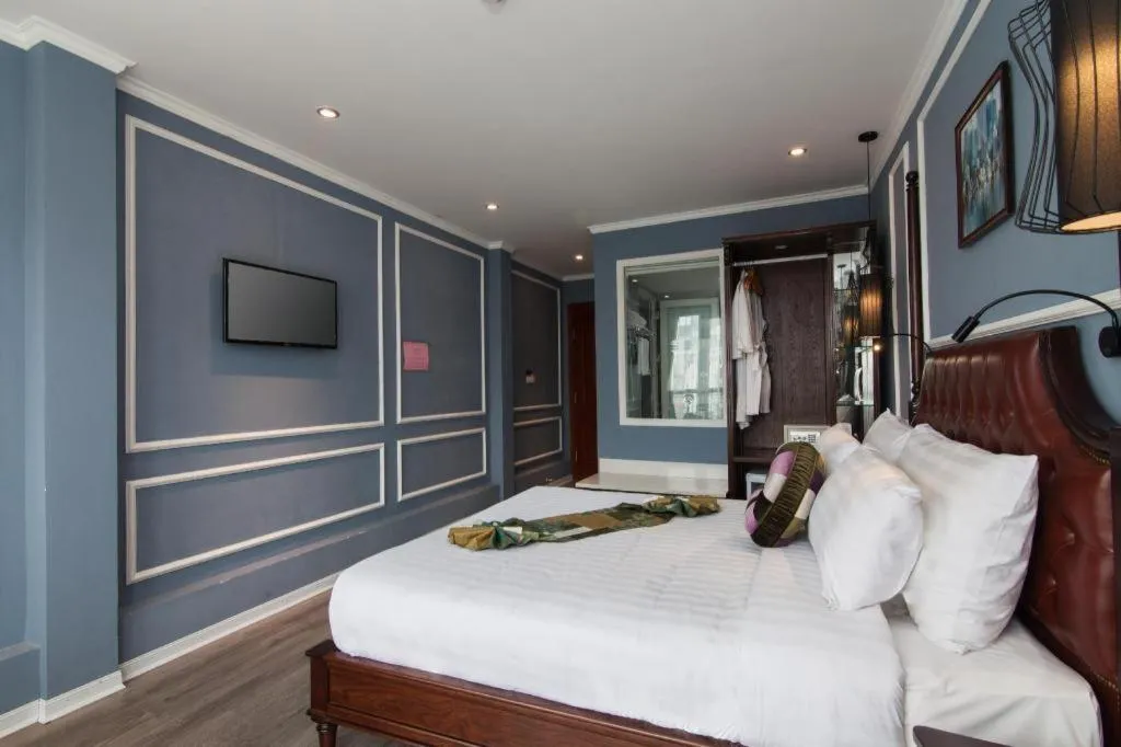 Bed in Ha Noi Crystal Pearl Hotel