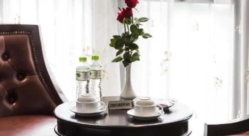 Ha Noi Crystal Pearl Hotel