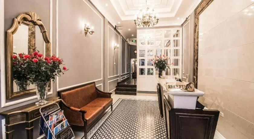 Ha Noi Crystal Pearl Hotel