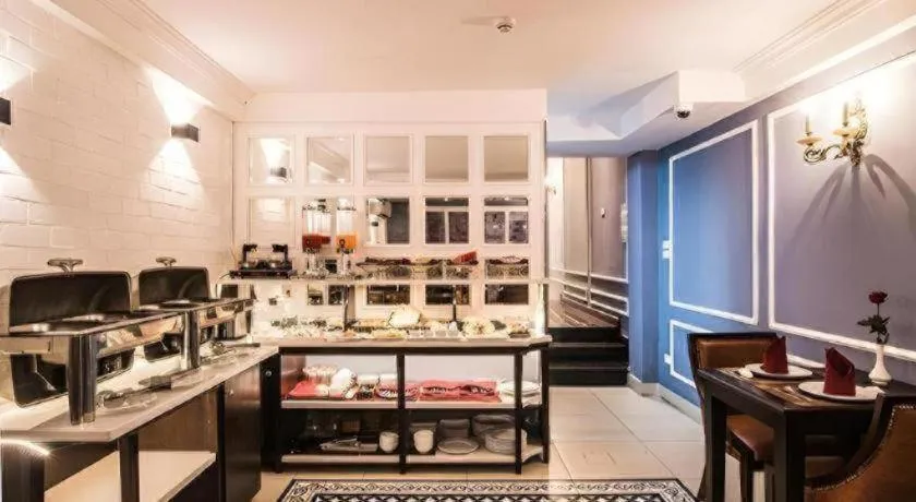 Ha Noi Crystal Pearl Hotel